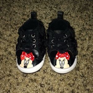 3-6 month mini mouse soft bottom sneakers